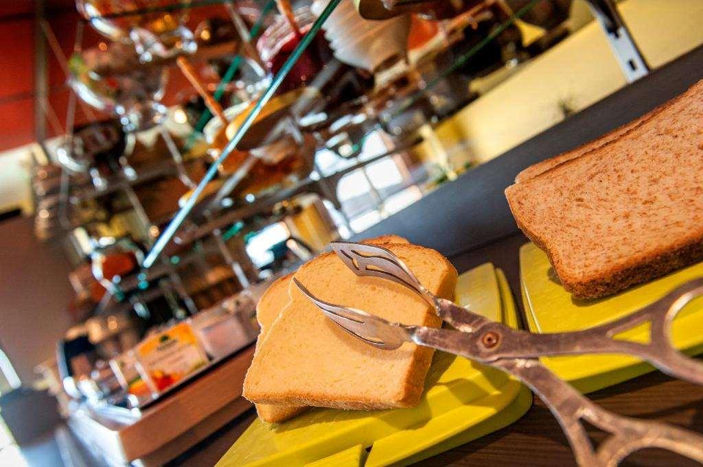Brit Hotel Confort Villeneuve Sur Lot Bias  Restaurante foto