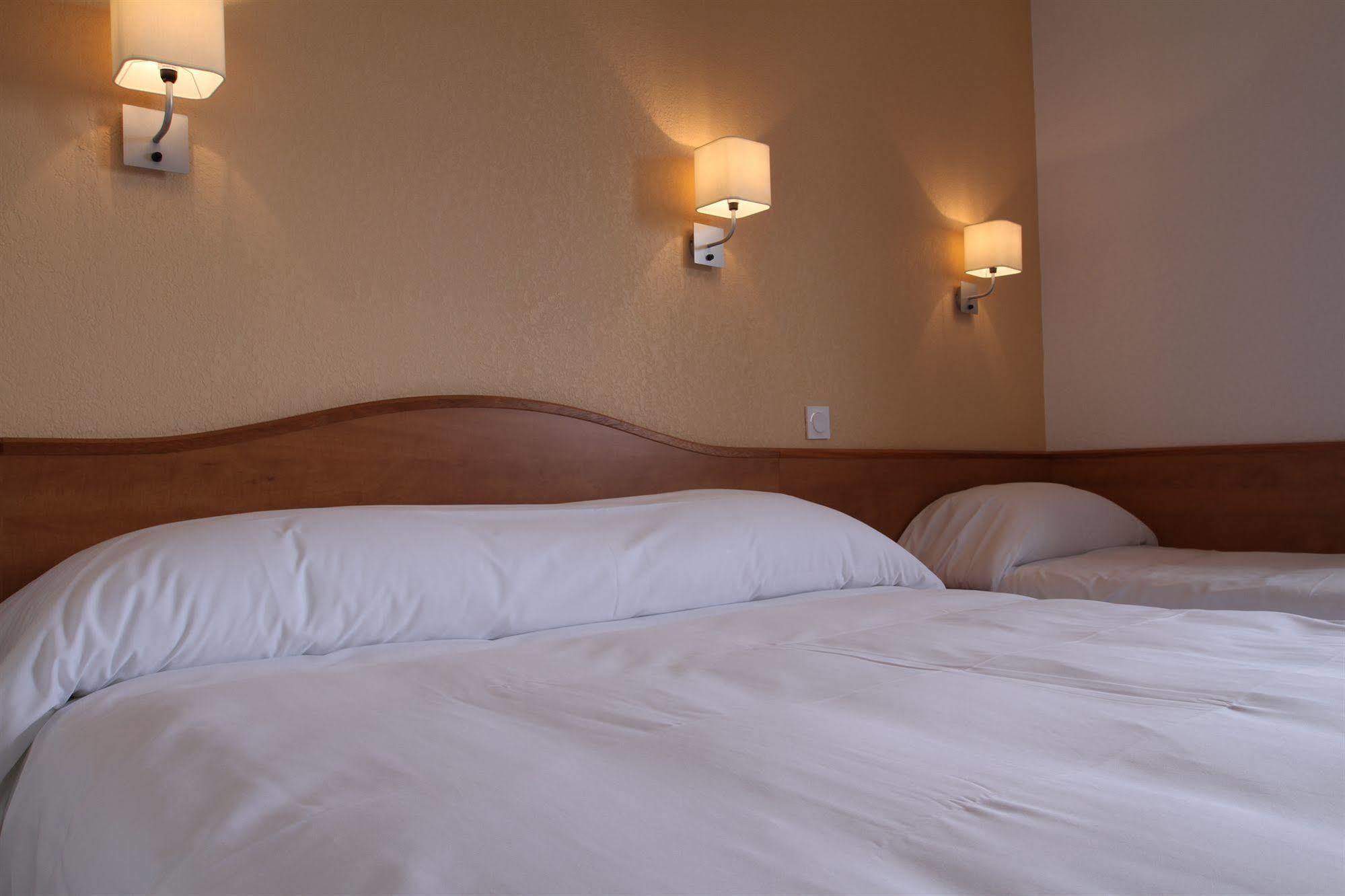 Brit Hotel Confort Villeneuve Sur Lot Bias  Exterior foto